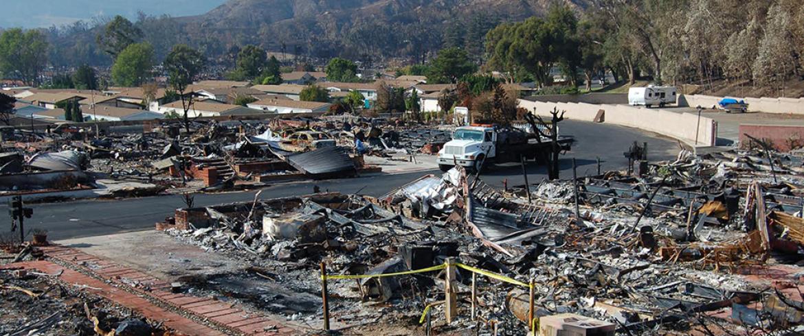 The remains of a mobile home park in Sylmar, California after 480 of the park’s 600 mobile homes were burned in the November 2008 Sayre Fire. FEMA/Wikipedia