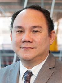 Oscar Chuy headshot